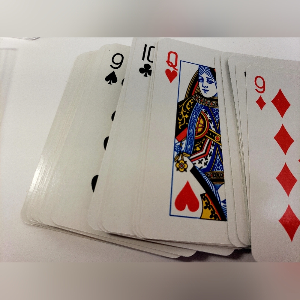 Victoria Playing Cards - Picture 5 of 7